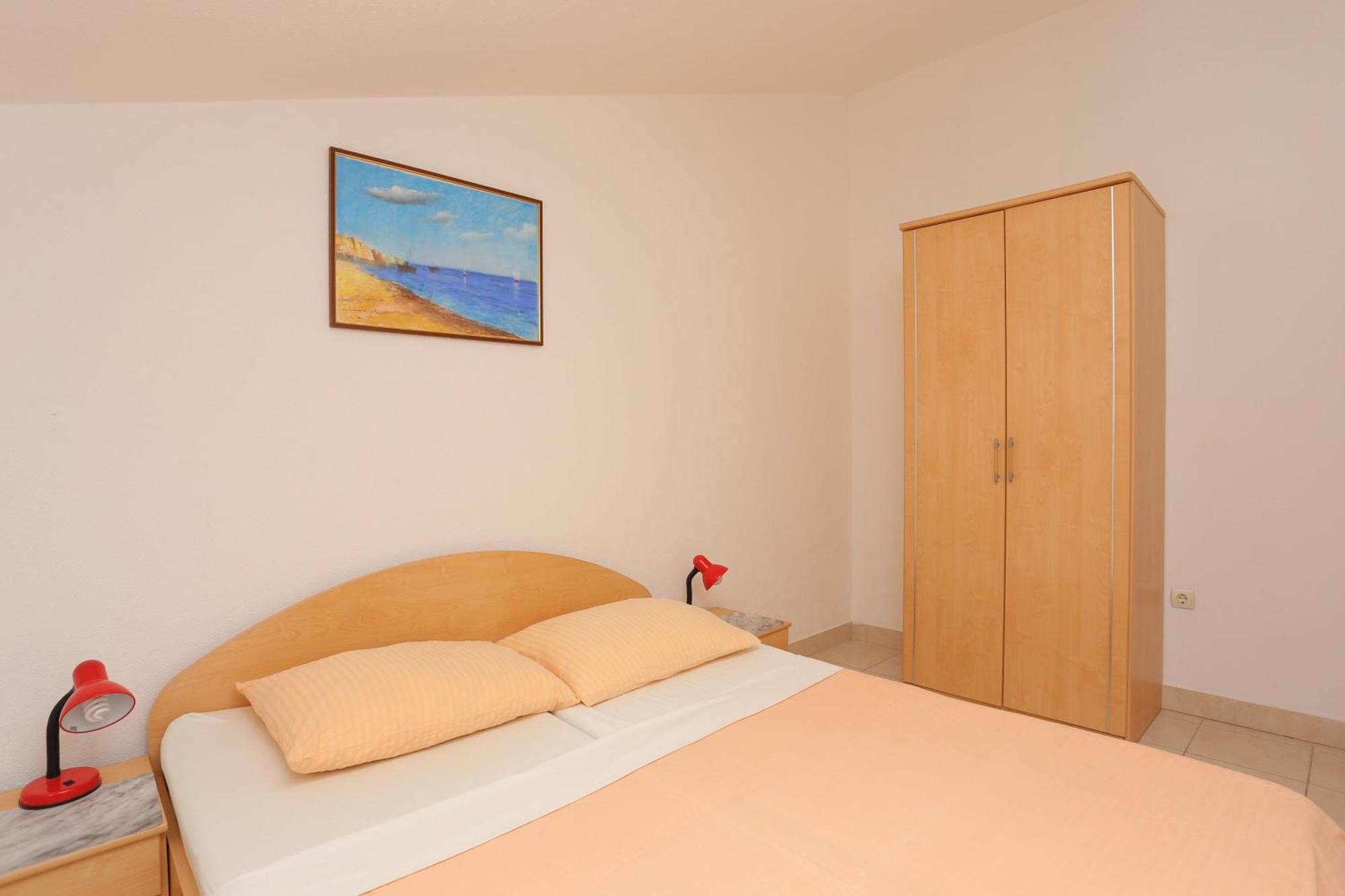 Family Friendly Apartments With A Swimming Pool Businci, Ciovo - 11232 โตรกีร์ ห้อง รูปภาพ