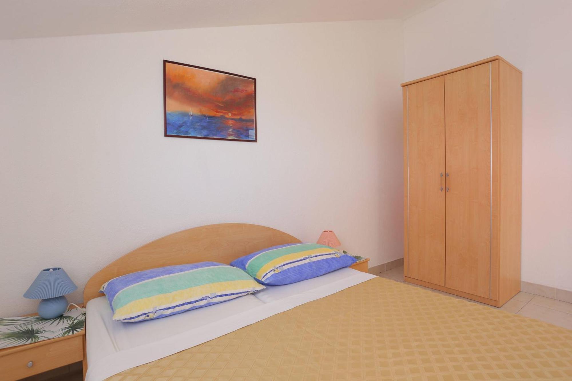 Family Friendly Apartments With A Swimming Pool Businci, Ciovo - 11232 โตรกีร์ ห้อง รูปภาพ