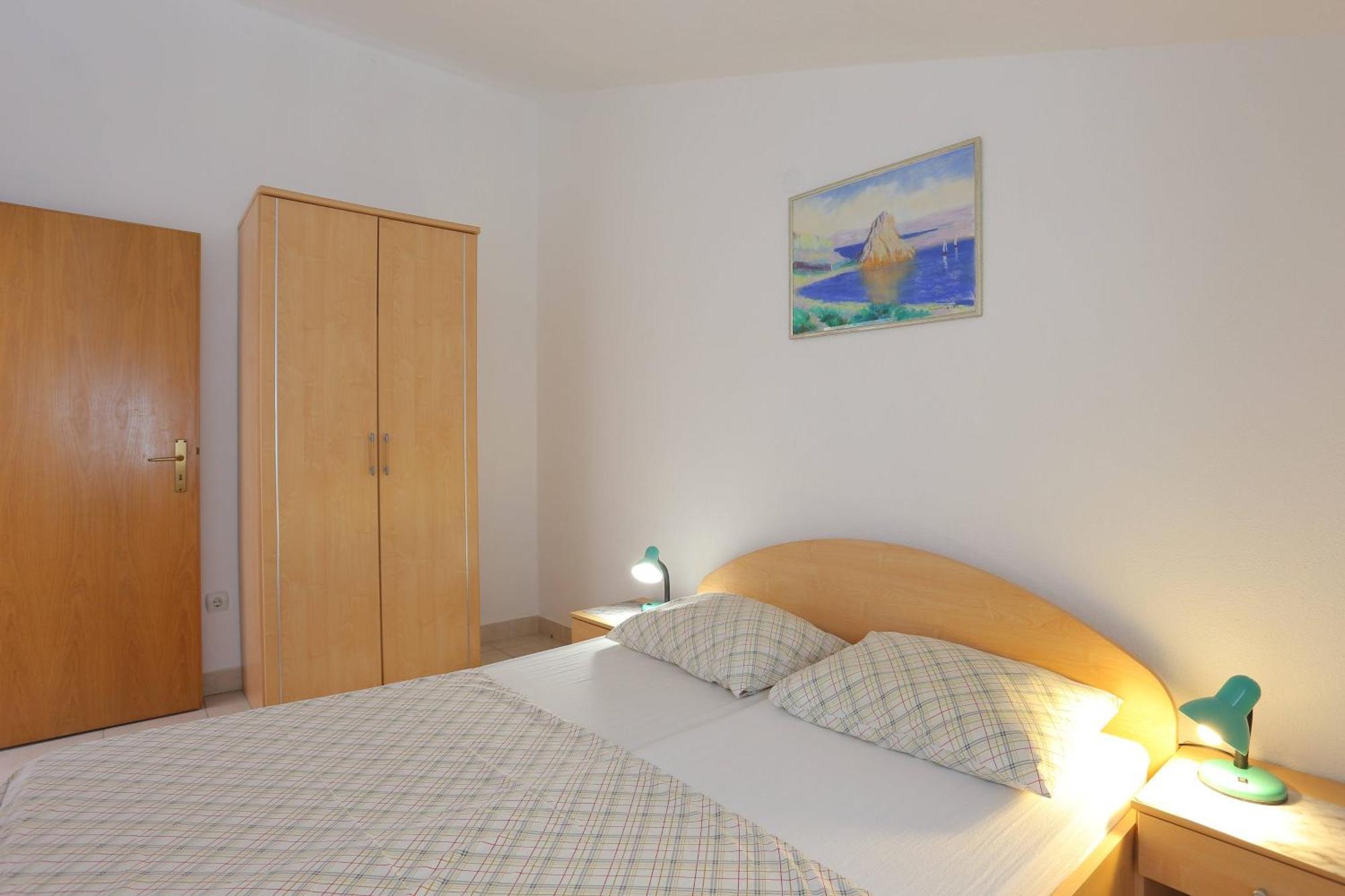 Family Friendly Apartments With A Swimming Pool Businci, Ciovo - 11232 โตรกีร์ ห้อง รูปภาพ