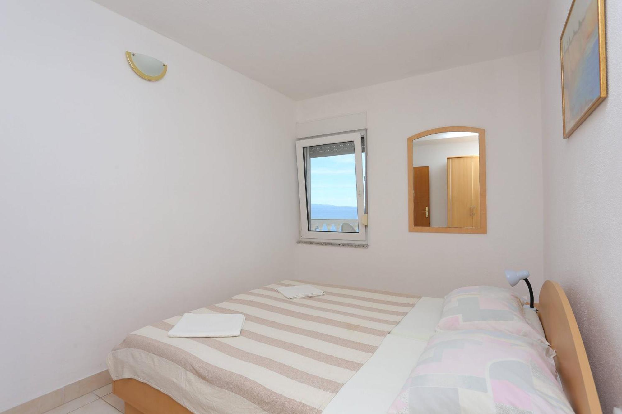 Family Friendly Apartments With A Swimming Pool Businci, Ciovo - 11232 โตรกีร์ ห้อง รูปภาพ