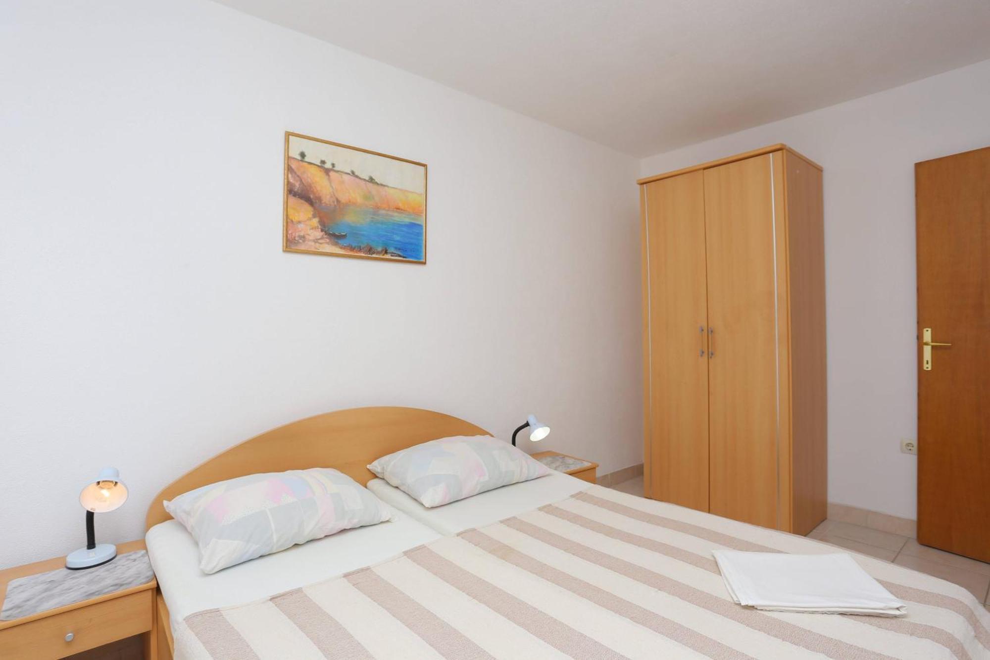 Family Friendly Apartments With A Swimming Pool Businci, Ciovo - 11232 โตรกีร์ ห้อง รูปภาพ