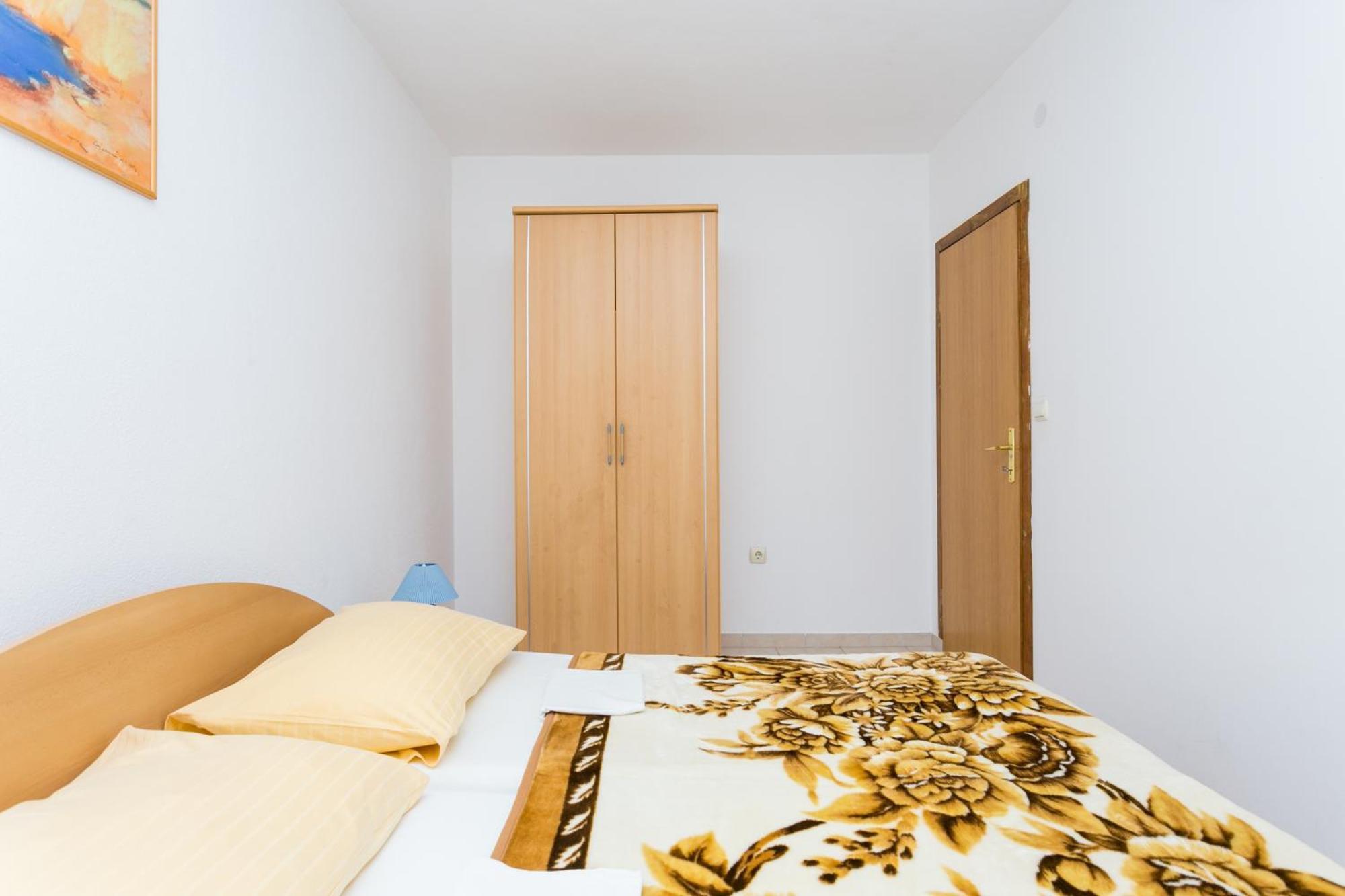 Family Friendly Apartments With A Swimming Pool Businci, Ciovo - 11232 โตรกีร์ ห้อง รูปภาพ