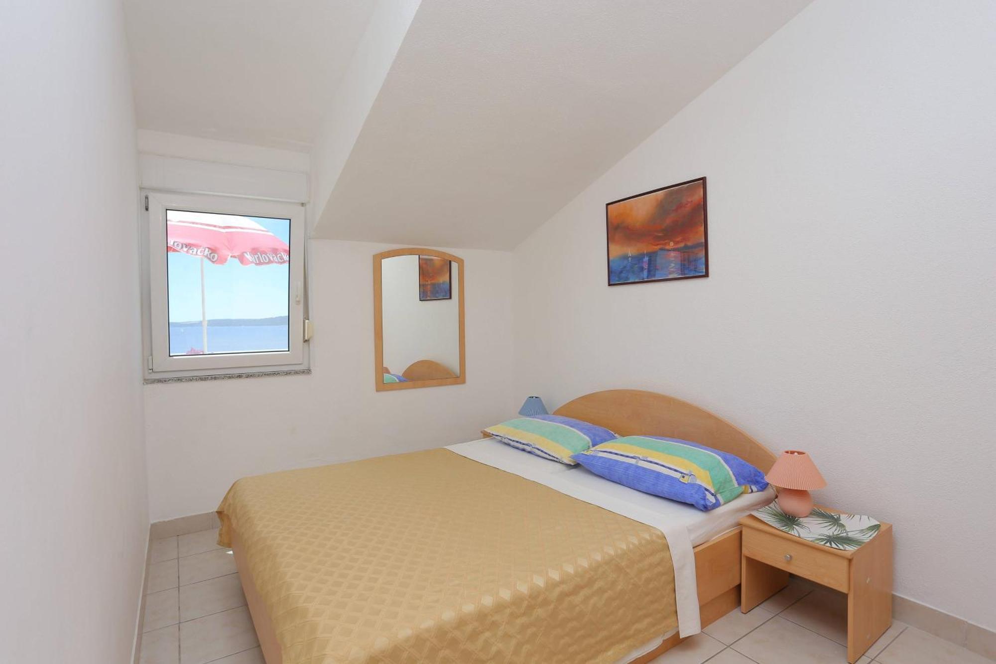 Family Friendly Apartments With A Swimming Pool Businci, Ciovo - 11232 โตรกีร์ ภายนอก รูปภาพ