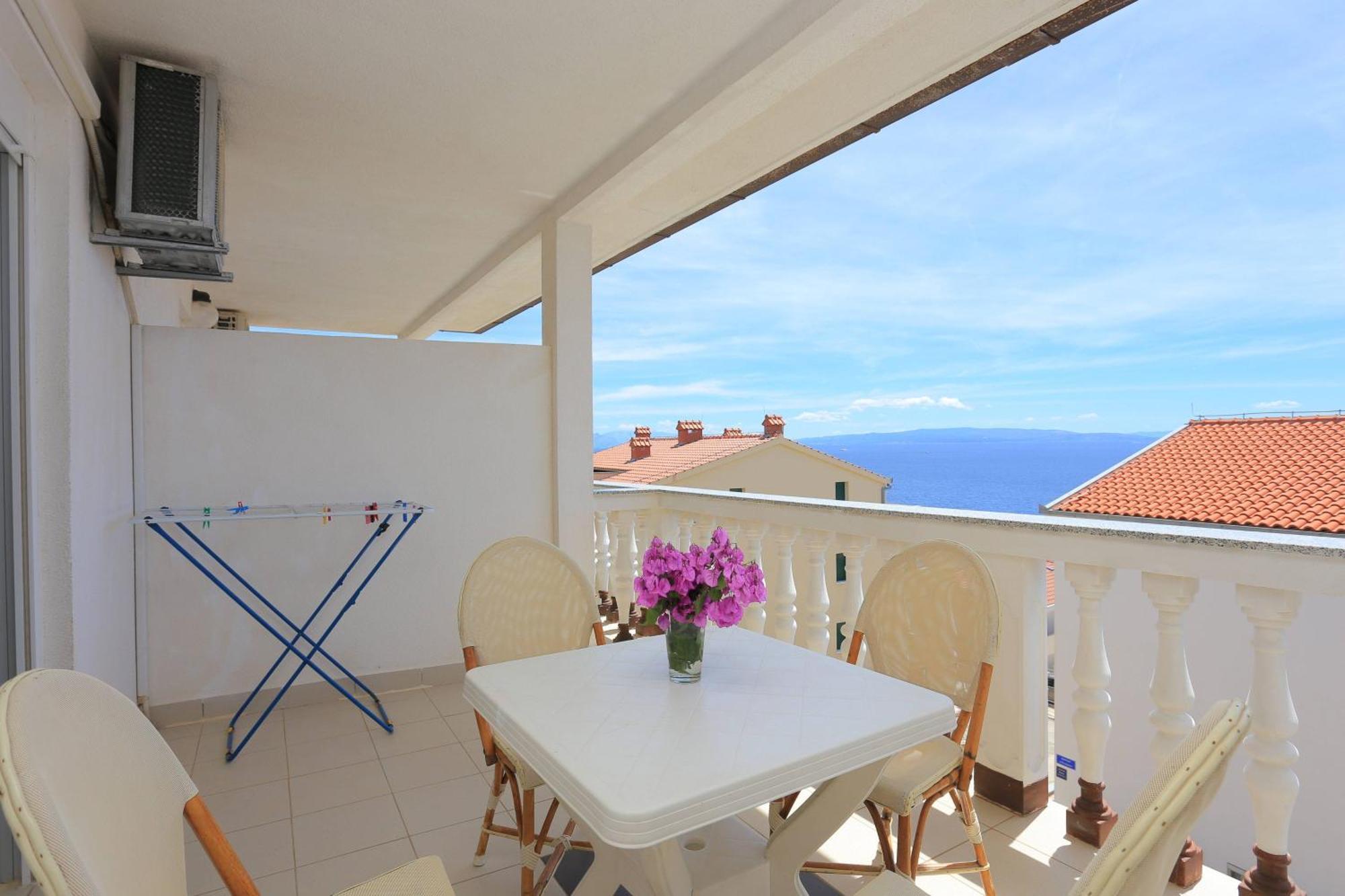 Family Friendly Apartments With A Swimming Pool Businci, Ciovo - 11232 โตรกีร์ ภายนอก รูปภาพ