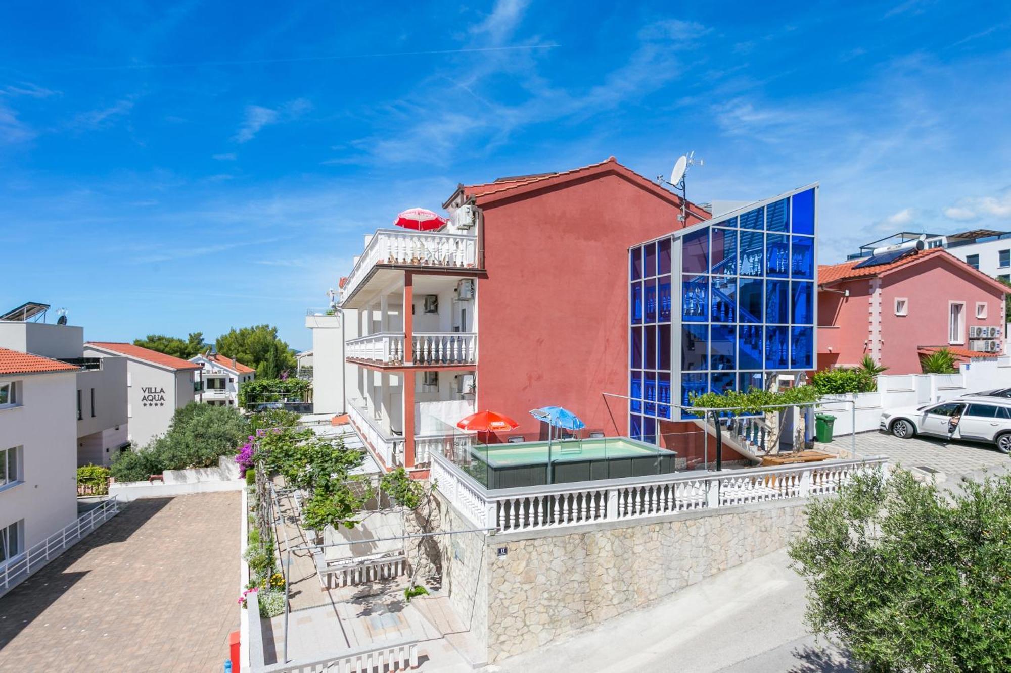 Family Friendly Apartments With A Swimming Pool Businci, Ciovo - 11232 โตรกีร์ ภายนอก รูปภาพ